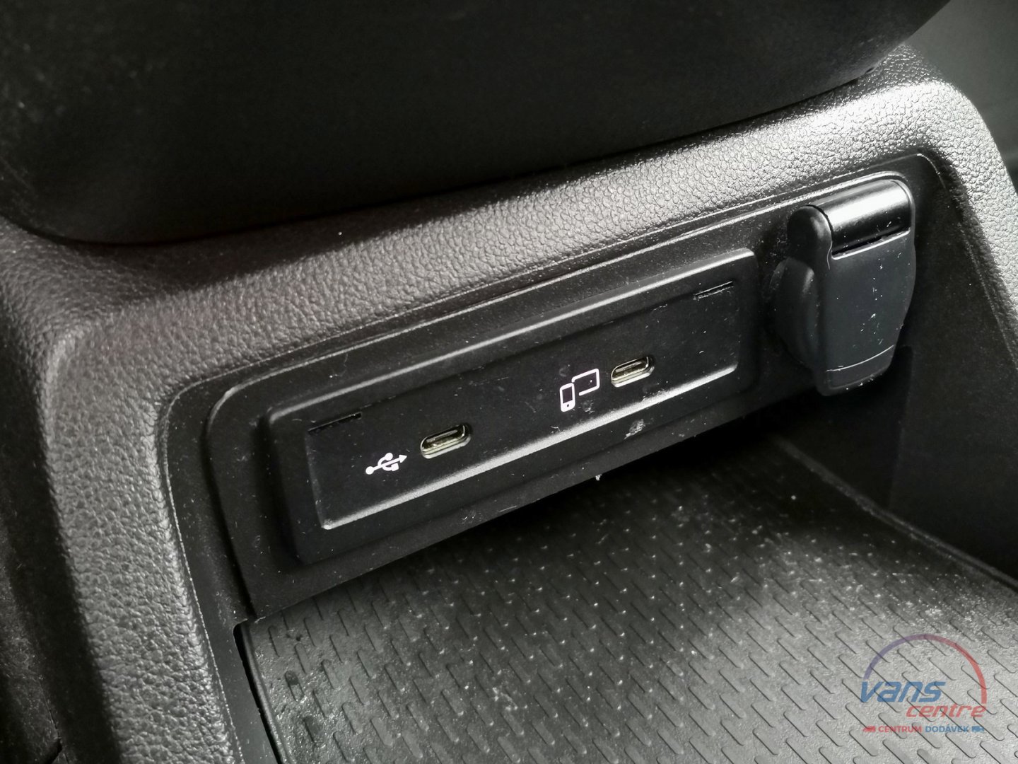 Mercedes-Benz ECITAN/L 90KW/ 45KWH / 75350KM