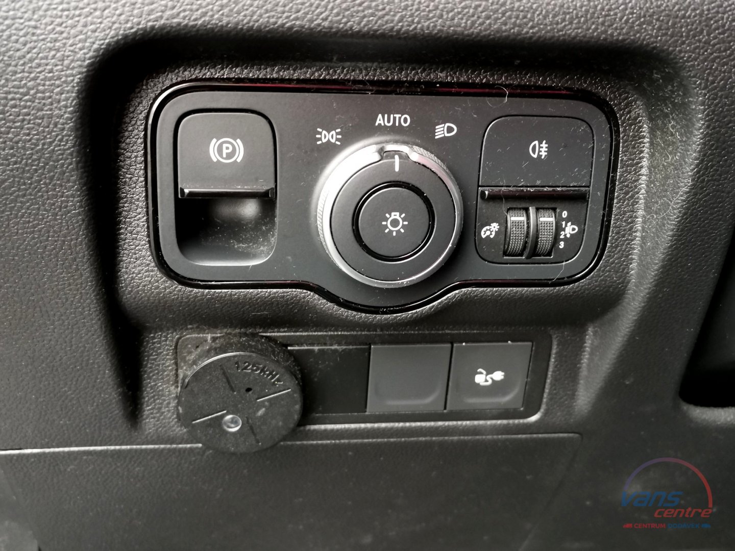 Mercedes-Benz ECITAN/L 90KW/ 45KWH / 75350KM