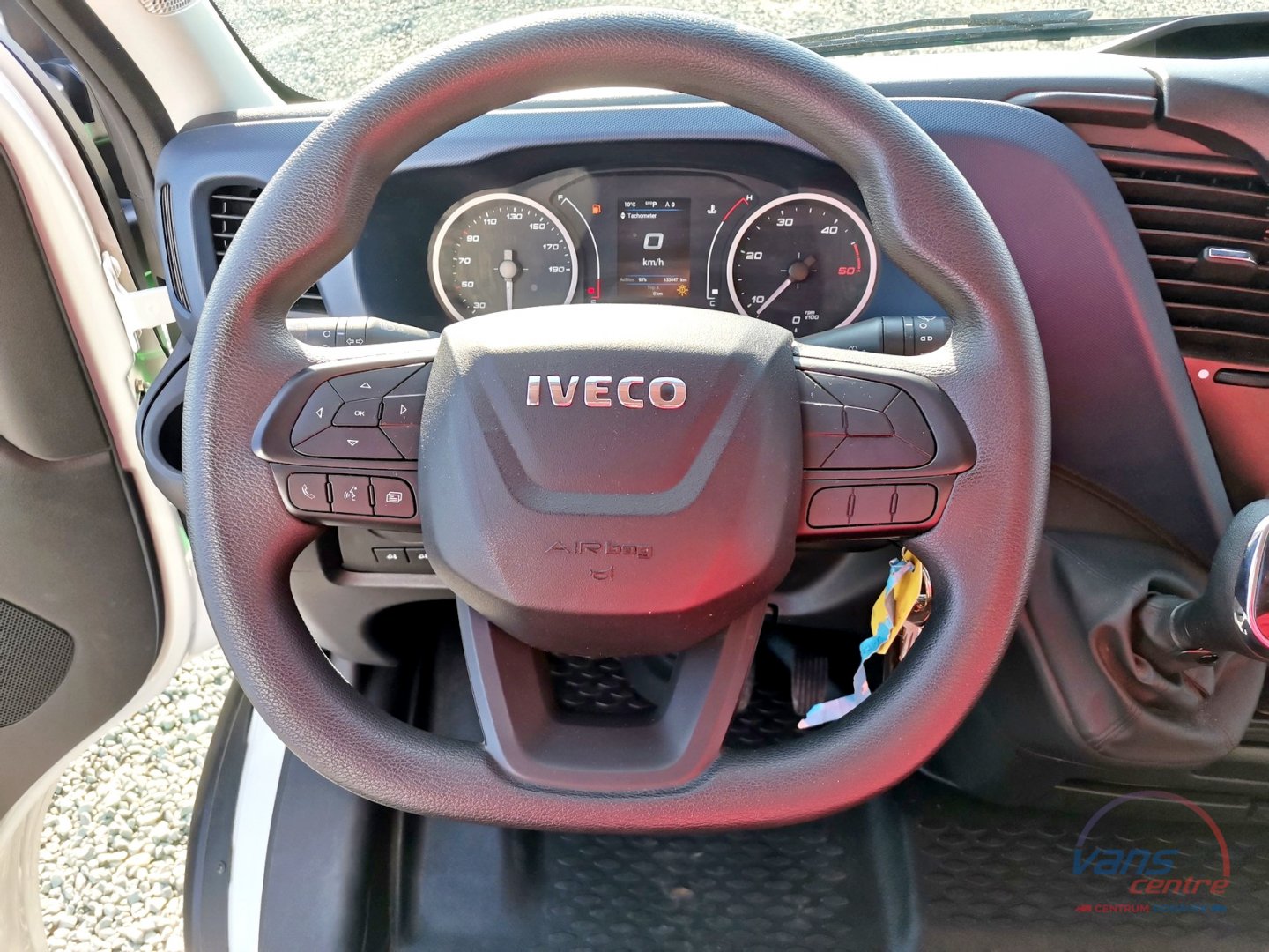 Iveco DAILY 35S14 HI-MATIC/ SKŘÍŇ 8 PALET/ MĚCHY/ KLIMA 