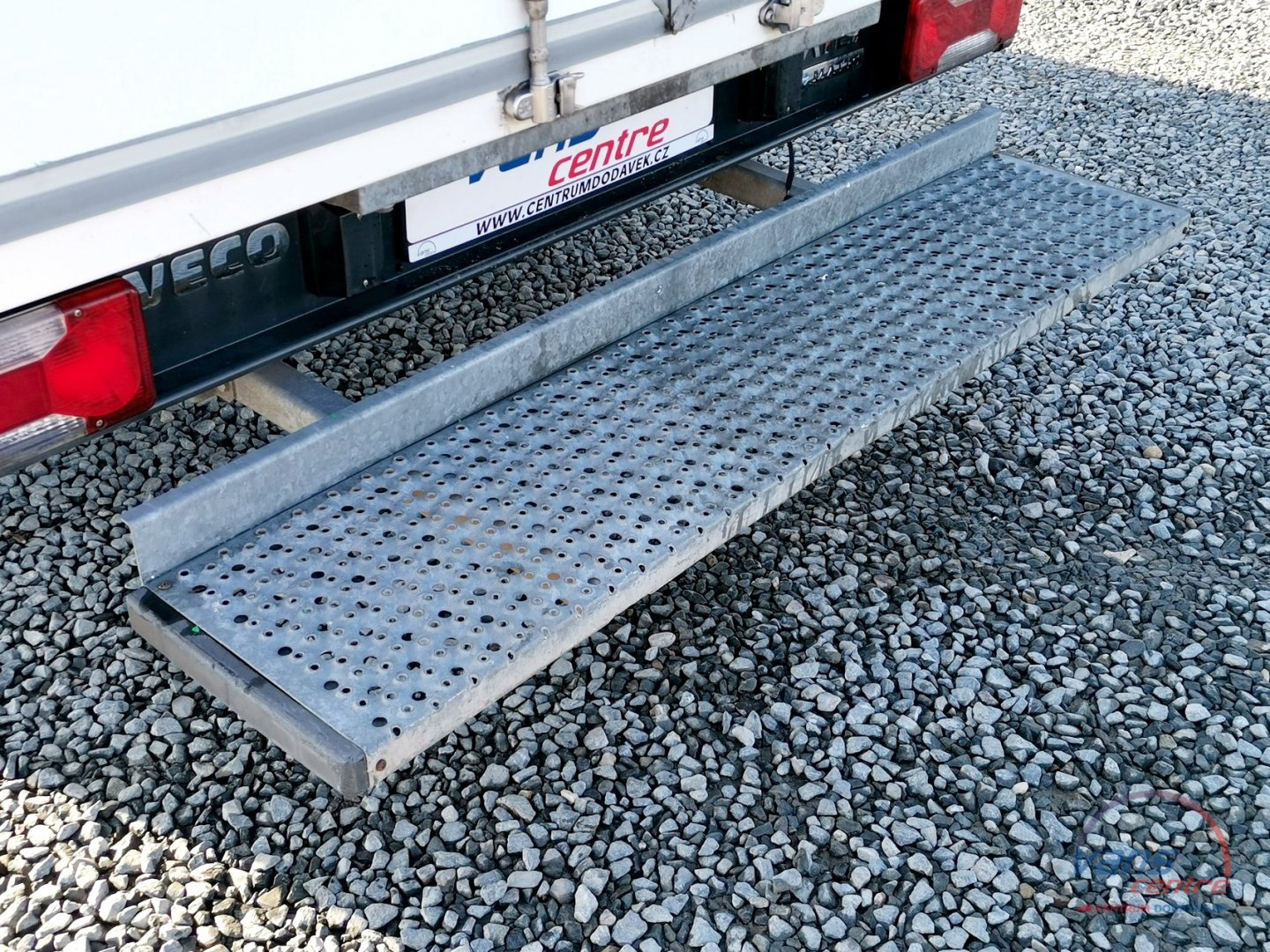Iveco DAILY 35S14 HI-MATIC/ SKŘÍŇ 8 PALET/ MĚCHY/ KLIMA 
