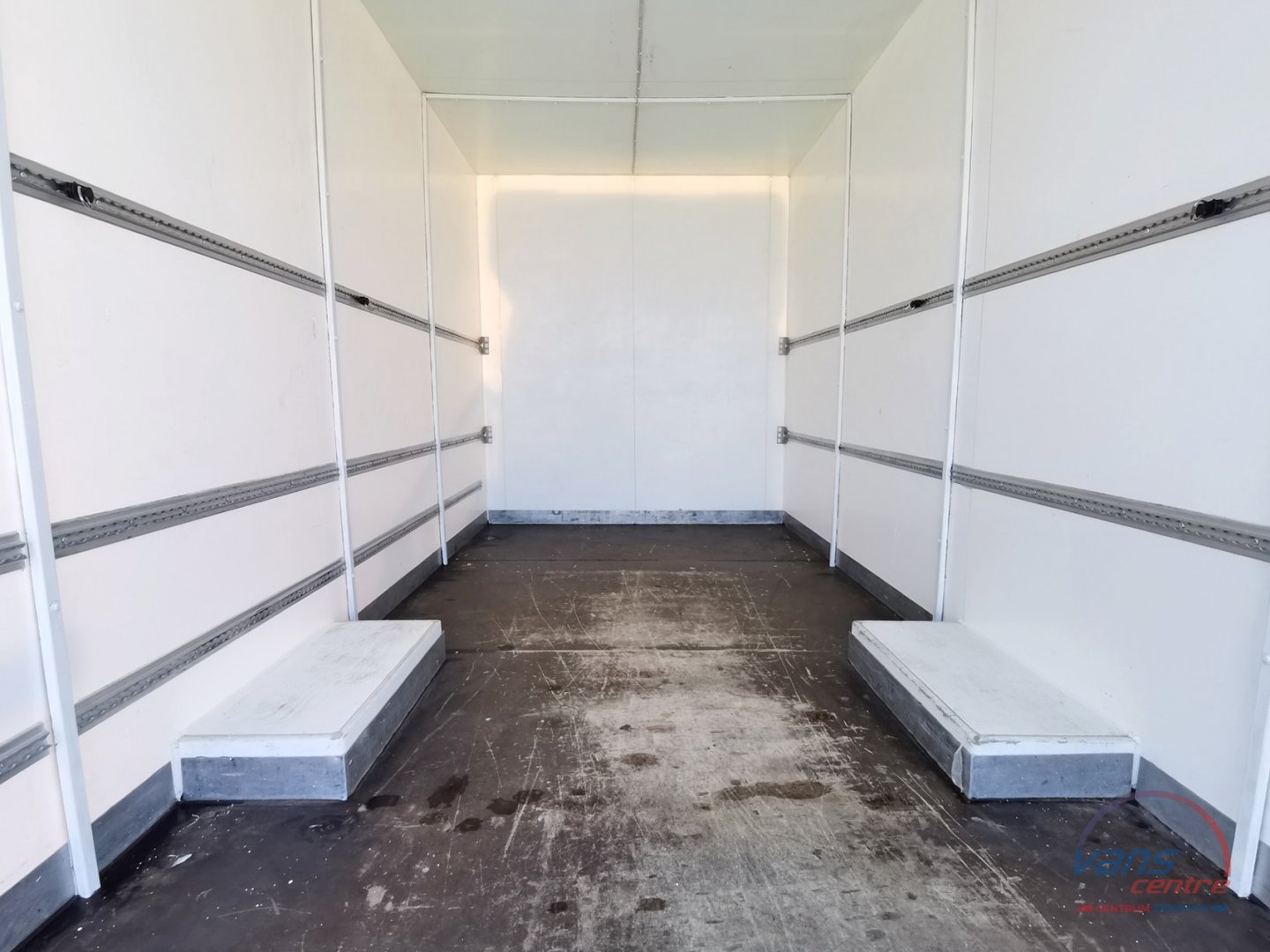 Iveco DAILY 35S14 HI-MATIC/ SKŘÍŇ 8 PALET/ MĚCHY/ KLIMA 