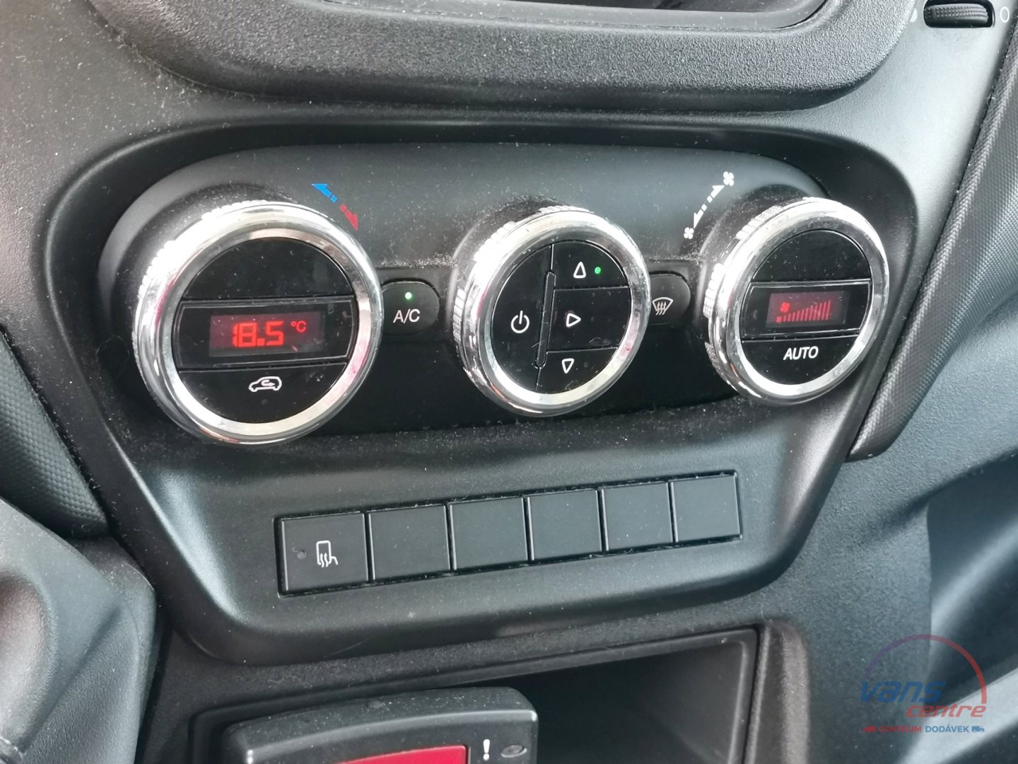 Iveco DAILY 35S17 HI-MATIC/ CHLADÍ/TOPÍ/ 8 PALET/ MĚCHY 