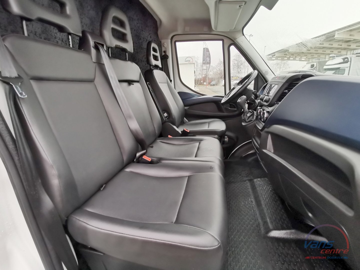Iveco DAILY 35S18 HI-MATIC/ MAXI XL/ SPANÍ/ MĚCHY