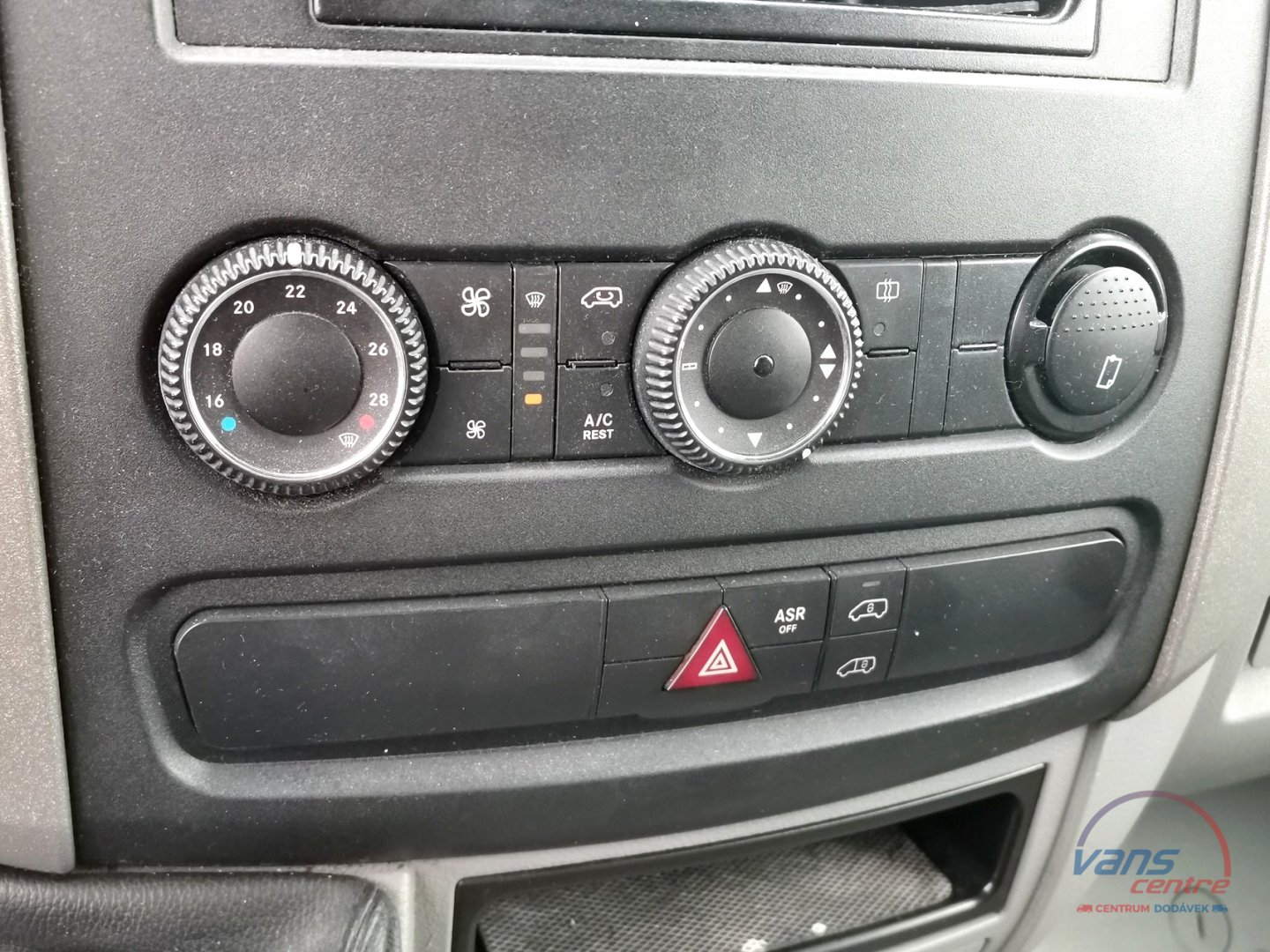Volkswagen CRAFTER 2.0TDI/100KW MAXI/ KLIMA/ ČR
