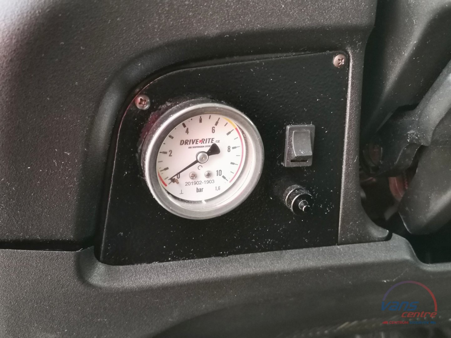 Renault MASTER 165DCI SKŘÍŇ 8 PALET/ HYDR.ČELO