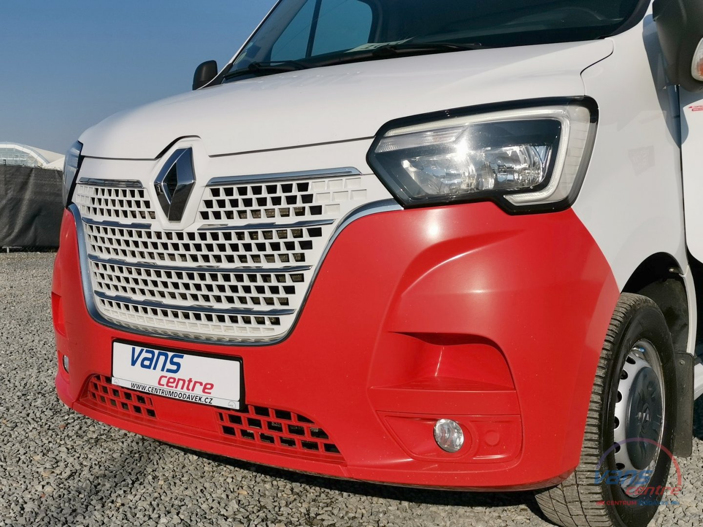 Renault MASTER 165DCI SKŘÍŇ 8 PALET/ HYDR.ČELO