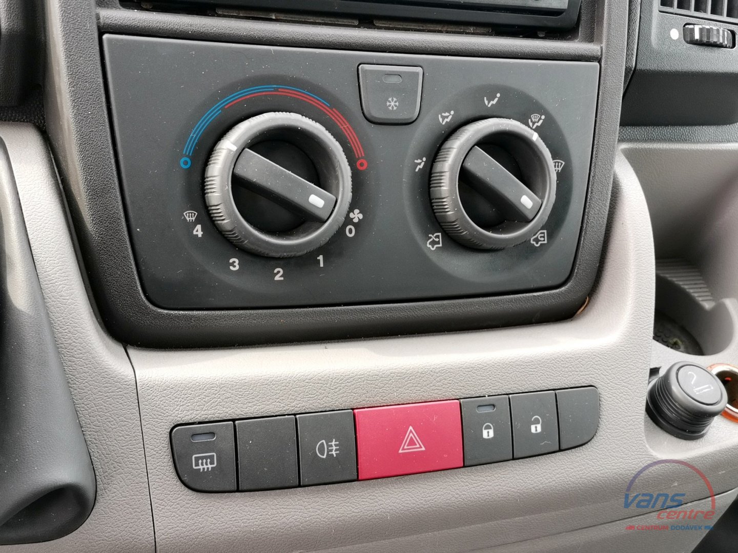 Citroën JUMPER 2.2HDI/88KW L1H1/ 5 MÍST/ KLIMA/ TAŽNÉ