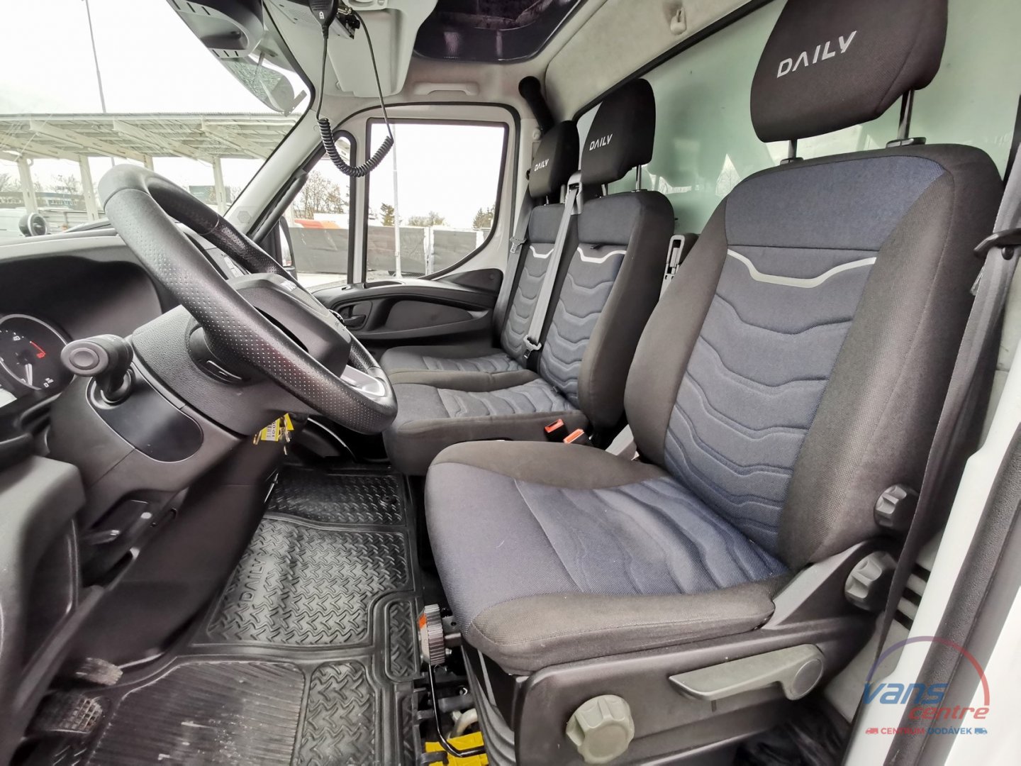Iveco DAILY 35S18 SKŘÍŇ 8 PALET/ KLIMA/ NEZ.TOPENÍ/ ČR