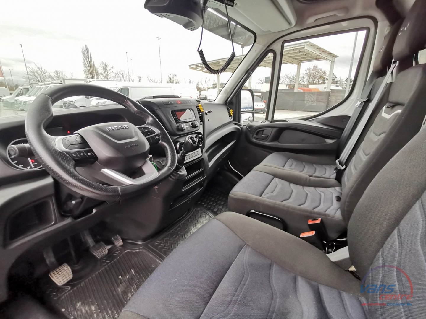 Iveco DAILY 35S18 SKŘÍŇ 8 PALET/ KLIMA/ NEZ.TOPENÍ/ ČR