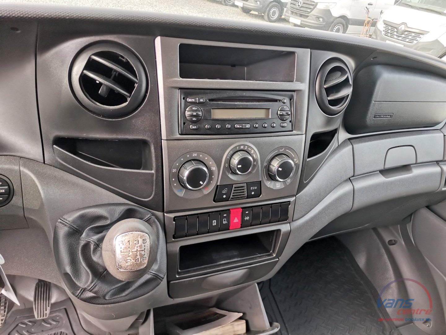 Iveco DAILY 35S15 STŘEDNÍ/ KLIMA 