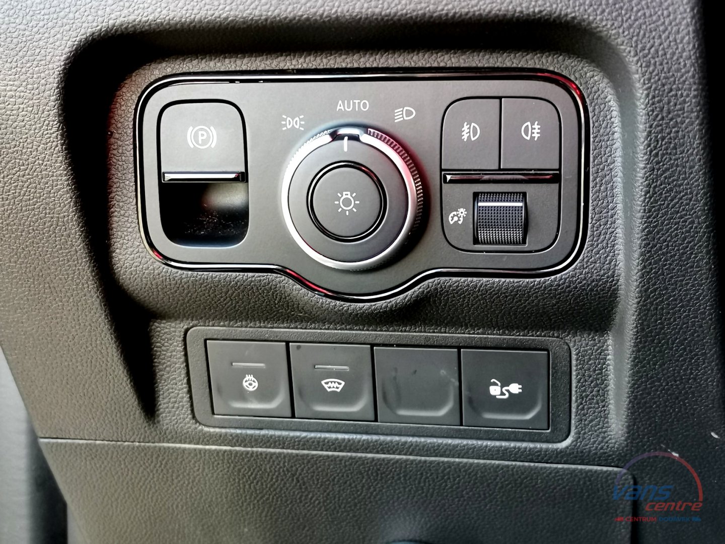 Mercedes-Benz ECITAN 90KW/ 45KWH/ PLNÁ VÝBAVA!/ 92130KM