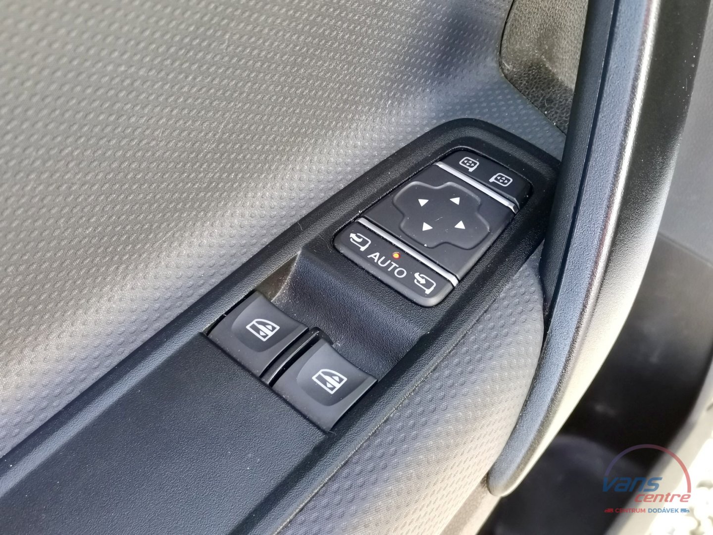 Mercedes-Benz ECITAN 90KW/ 45KWH/ PLNÁ VÝBAVA!/ 92130KM