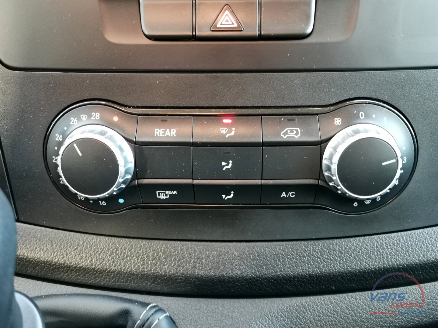 Mercedes-Benz VITO 111CDI/L TOURER 5 MÍST/ KLIMA/ NAVI/ LED 