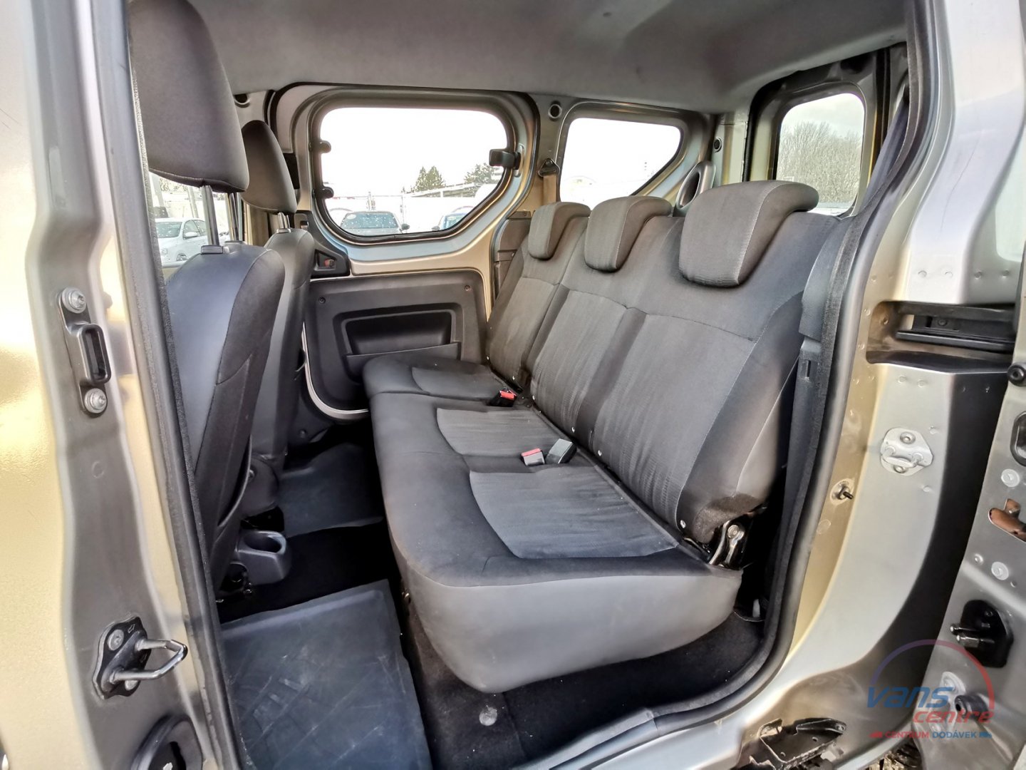 Dacia DOKKER 1.6/61KW 5 MÍST/ KLIMA/ TAŽNÉ/ ČR