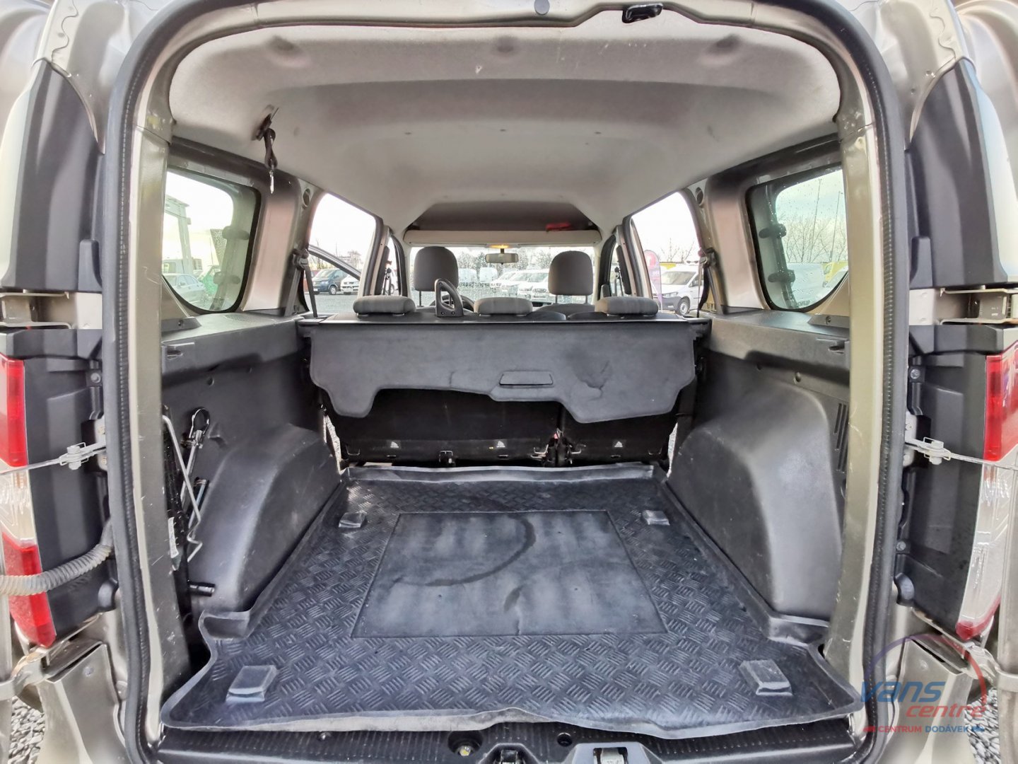Dacia DOKKER 1.6/61KW 5 MÍST/ KLIMA/ TAŽNÉ/ ČR