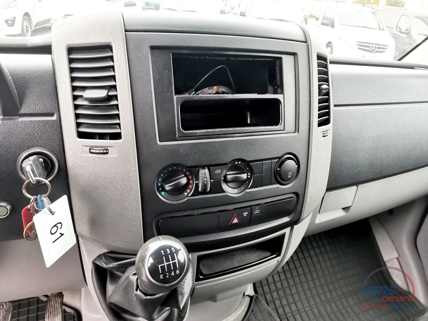 Volkswagen CRAFTER 2.0TDI/103KW SKŘÍŇ/ CHLAĎÁK/ 2 KOMORY/ MĚCHY