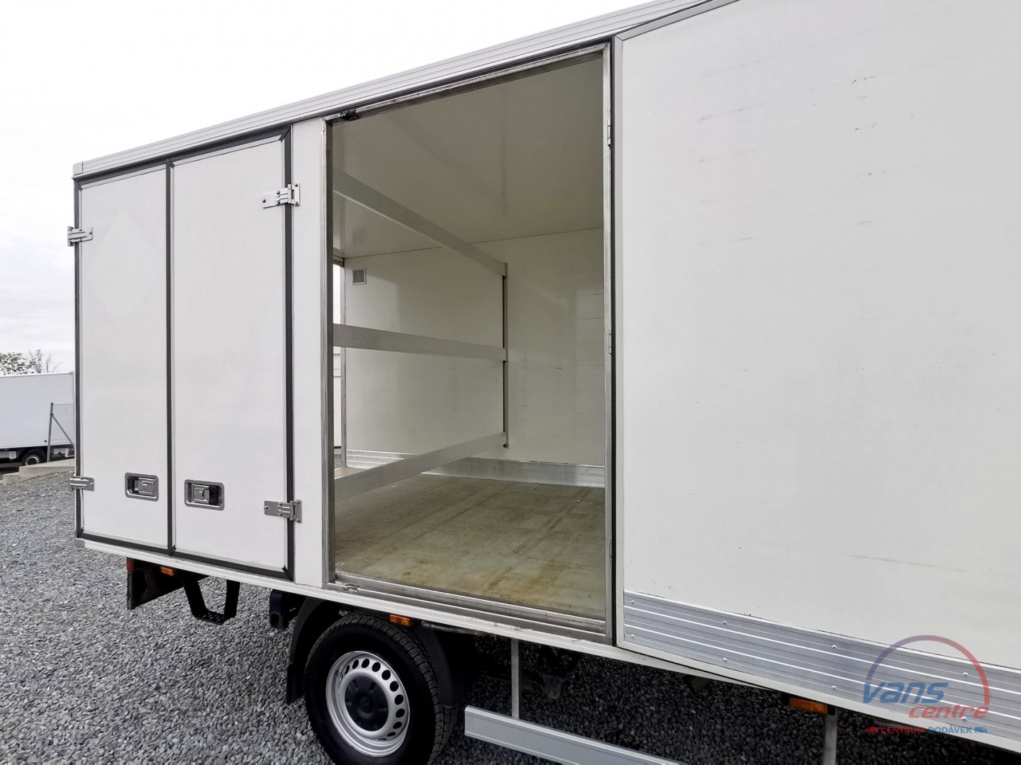 Volkswagen CRAFTER 2.0TDI/103KW SKŘÍŇ/ CHLAĎÁK/ 2 KOMORY/ MĚCHY