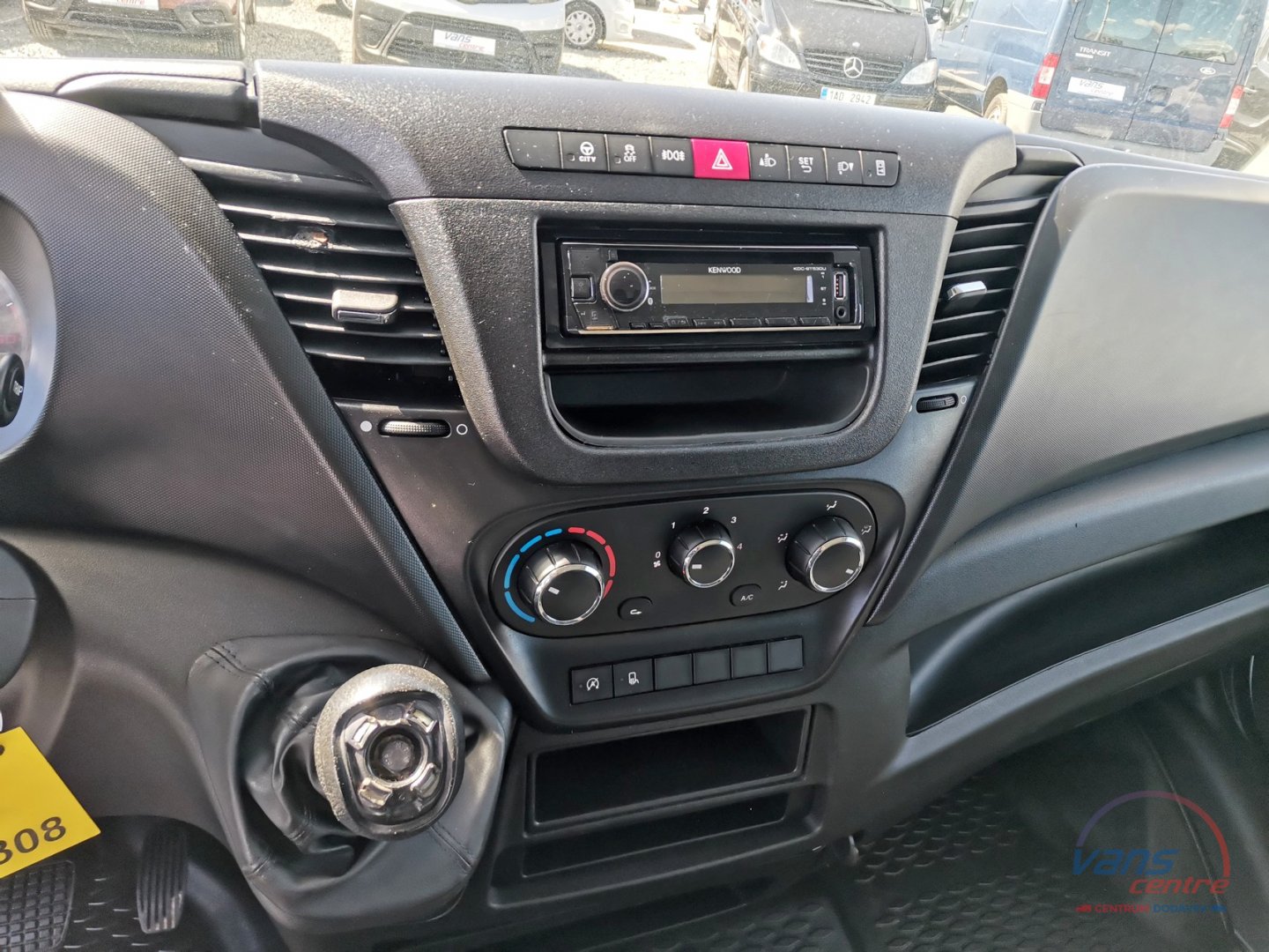 Ford TRANSIT 2.4TDCI/85KW SKLÁPĚČ 3M/ 6 MÍST/ KLIMA