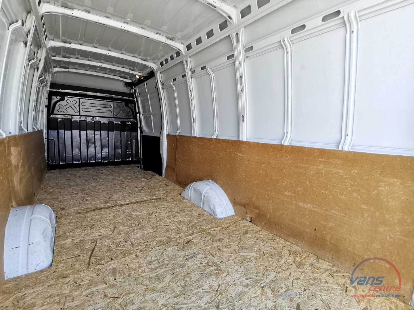 Ford TRANSIT 2.4TDCI/85KW SKLÁPĚČ 3M/ 6 MÍST/ KLIMA