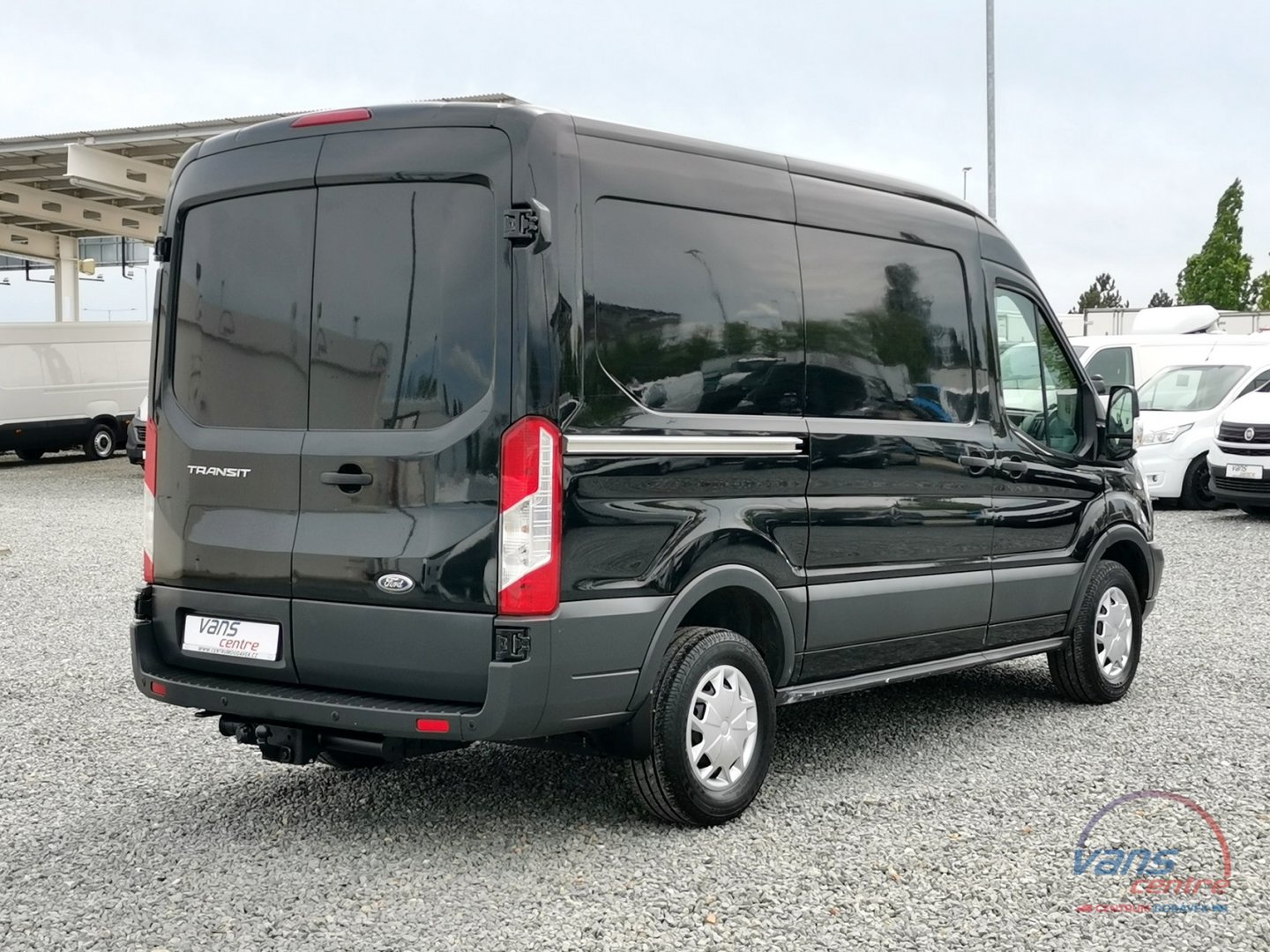 Ford TRANSIT 2.2TDCI/74KW L2H2/ 2 BOČNÍ DVEŘE/ KLIMA/ TAŽNÉ