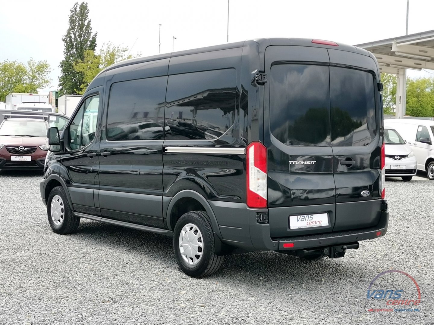 Ford TRANSIT 2.2TDCI/74KW L2H2/ 2 BOČNÍ DVEŘE/ KLIMA/ TAŽNÉ