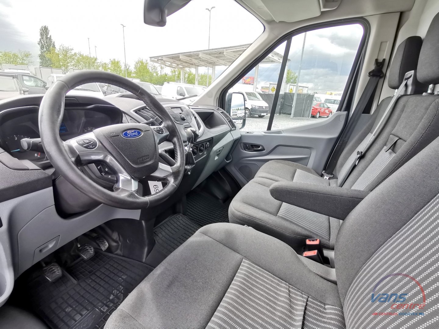 Ford TRANSIT 2.2TDCI/74KW L2H2/ 2 BOČNÍ DVEŘE/ KLIMA/ TAŽNÉ