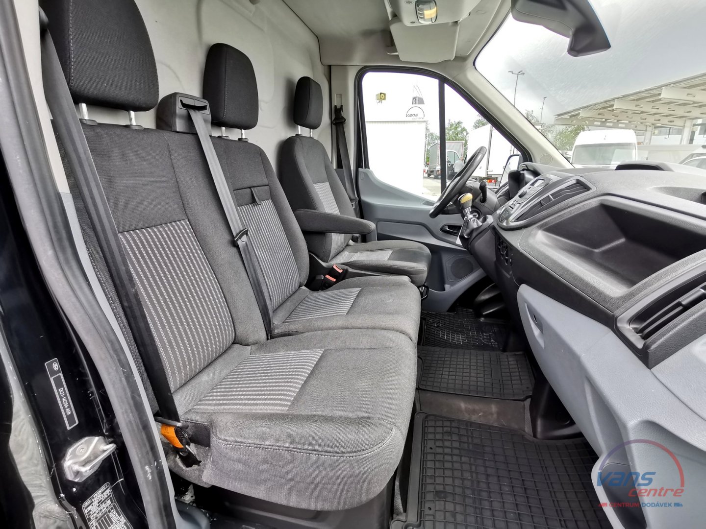 Ford TRANSIT 2.2TDCI/74KW L2H2/ 2 BOČNÍ DVEŘE/ KLIMA/ TAŽNÉ