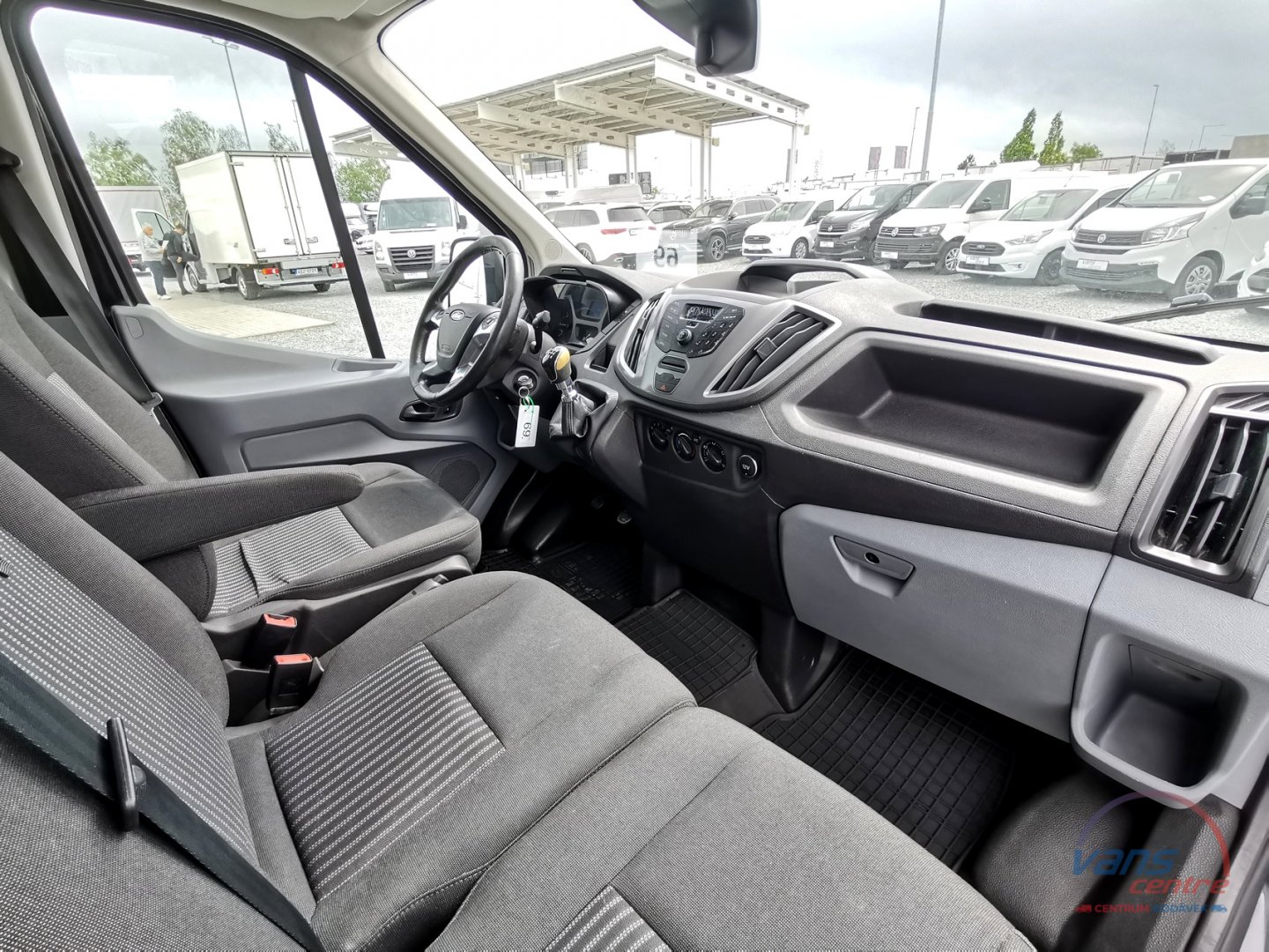 Ford TRANSIT 2.2TDCI/74KW L2H2/ 2 BOČNÍ DVEŘE/ KLIMA/ TAŽNÉ