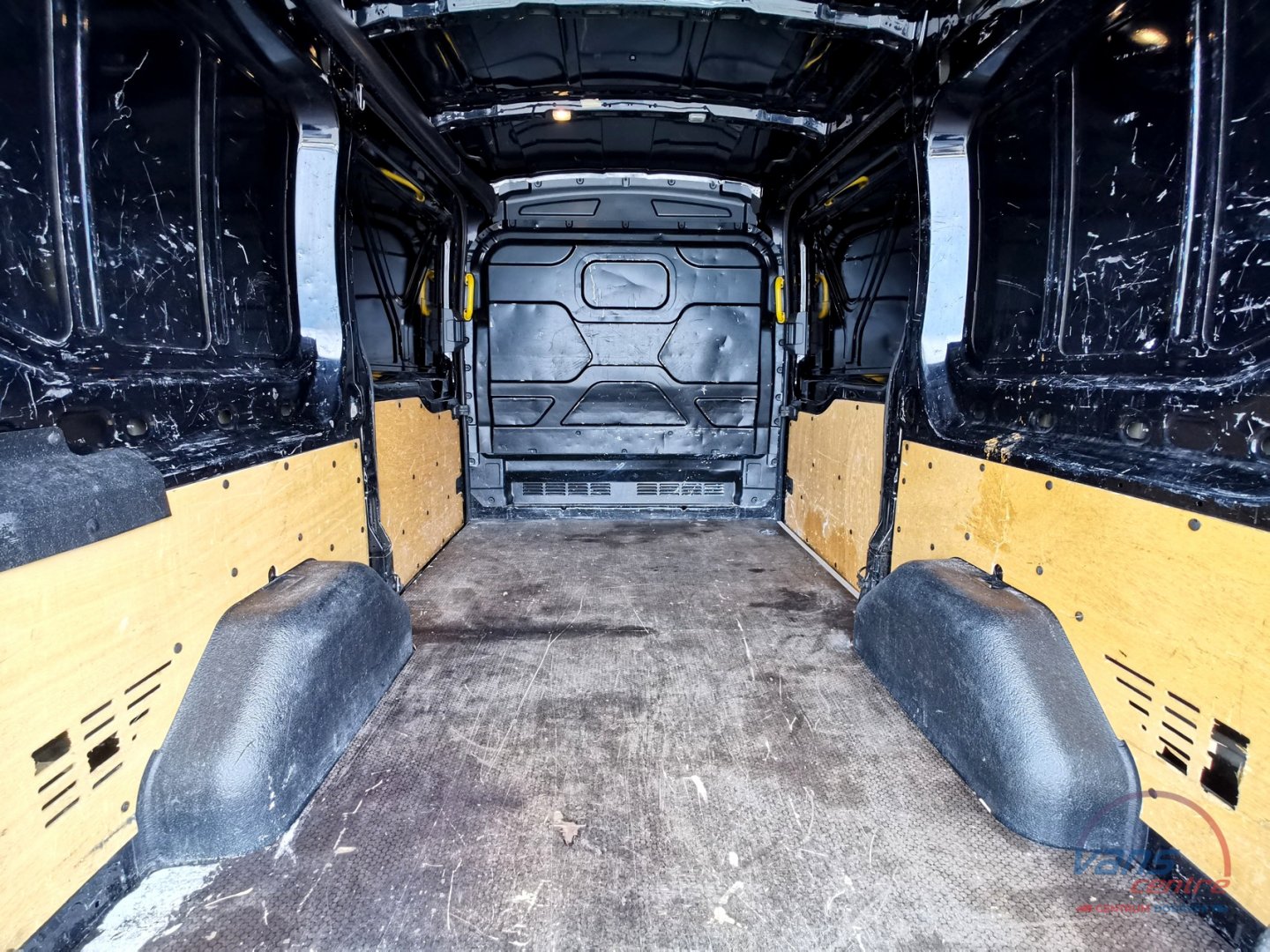 Ford TRANSIT 2.2TDCI/74KW L2H2/ 2 BOČNÍ DVEŘE/ KLIMA/ TAŽNÉ