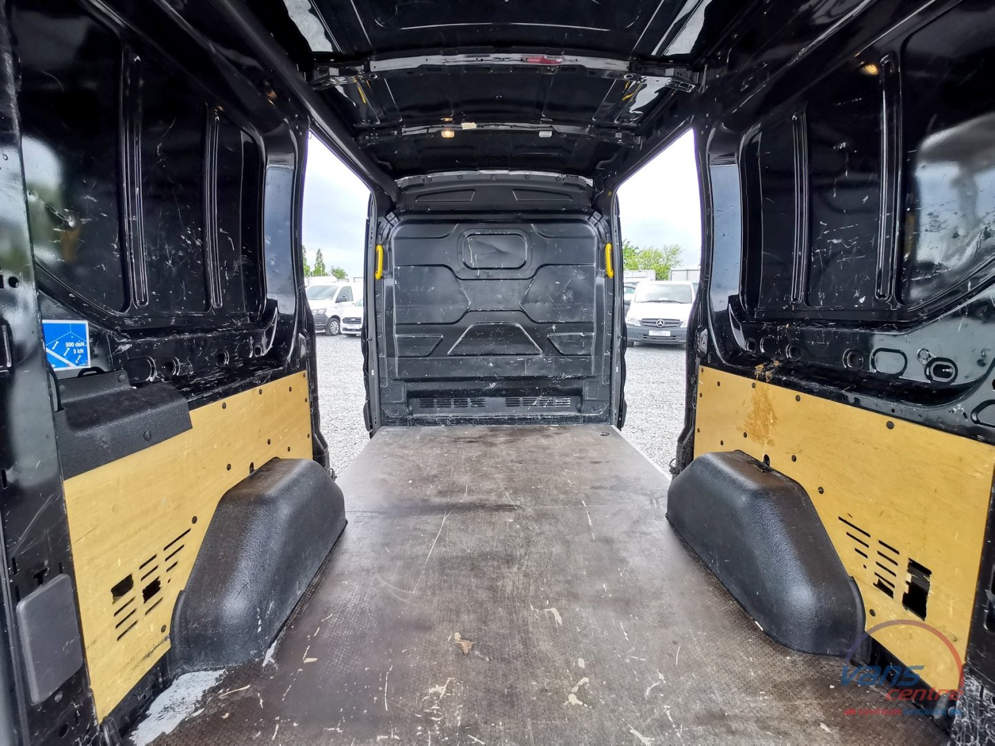 Ford TRANSIT 2.2TDCI/74KW L2H2/ 2 BOČNÍ DVEŘE/ KLIMA/ TAŽNÉ