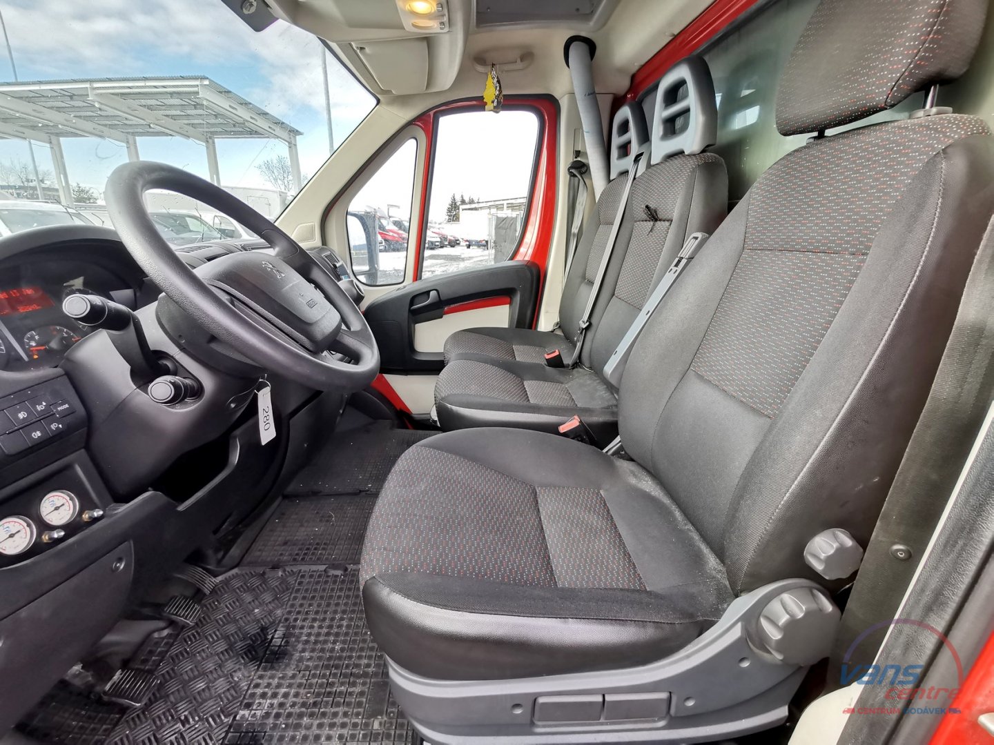 Peugeot BOXER 2.0HDI/120KW VALNÍK 10 PALET/ MĚCHY/ ČR 