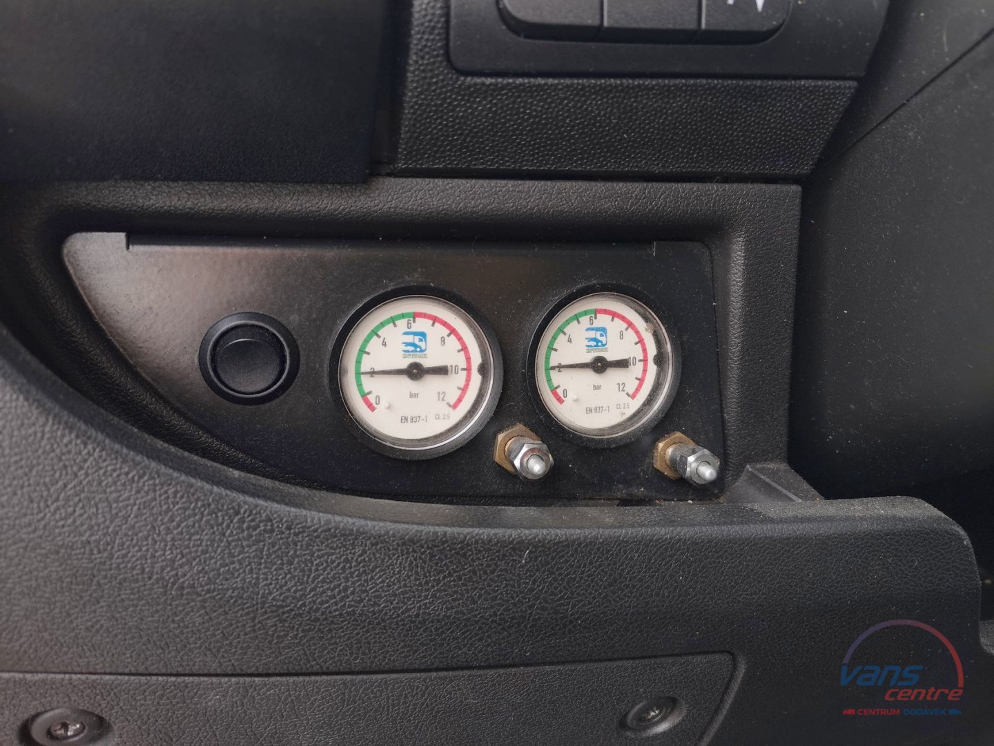 Peugeot BOXER 2.0HDI/120KW VALNÍK 10 PALET/ MĚCHY/ ČR 