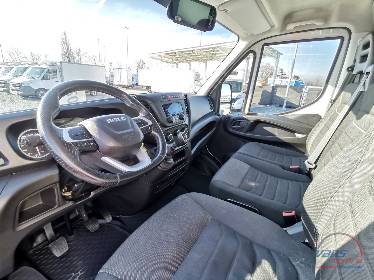 Ford TRANSIT CUSTOM 2.0TDCI/96KW L2H1/ PLNÁ VÝBAVA/ 24730KM 