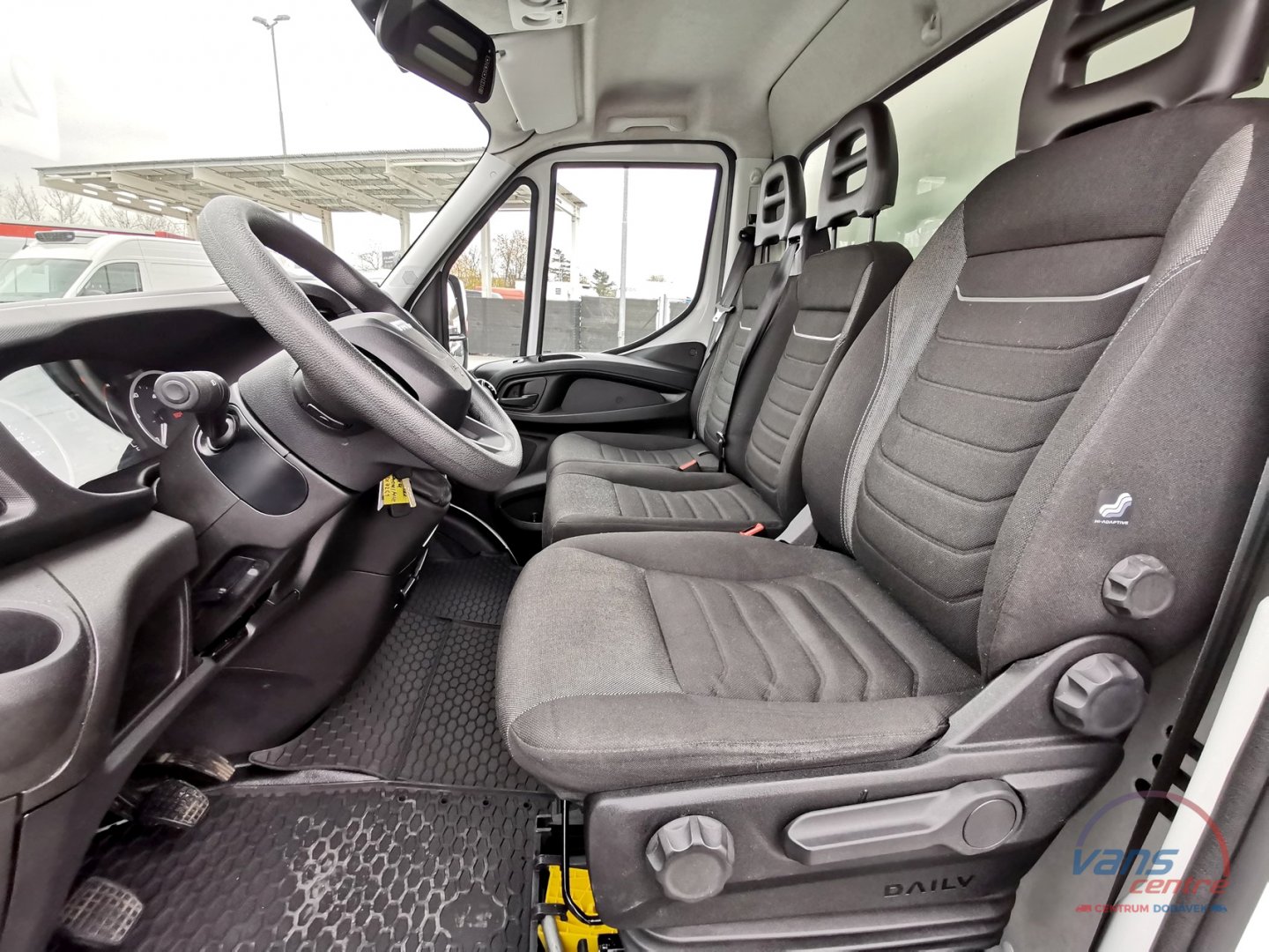 Iveco DAILY 35S14 SKŘÍŇ 7 PALET/ KLIMA/ ČR/ 1.MAJ.