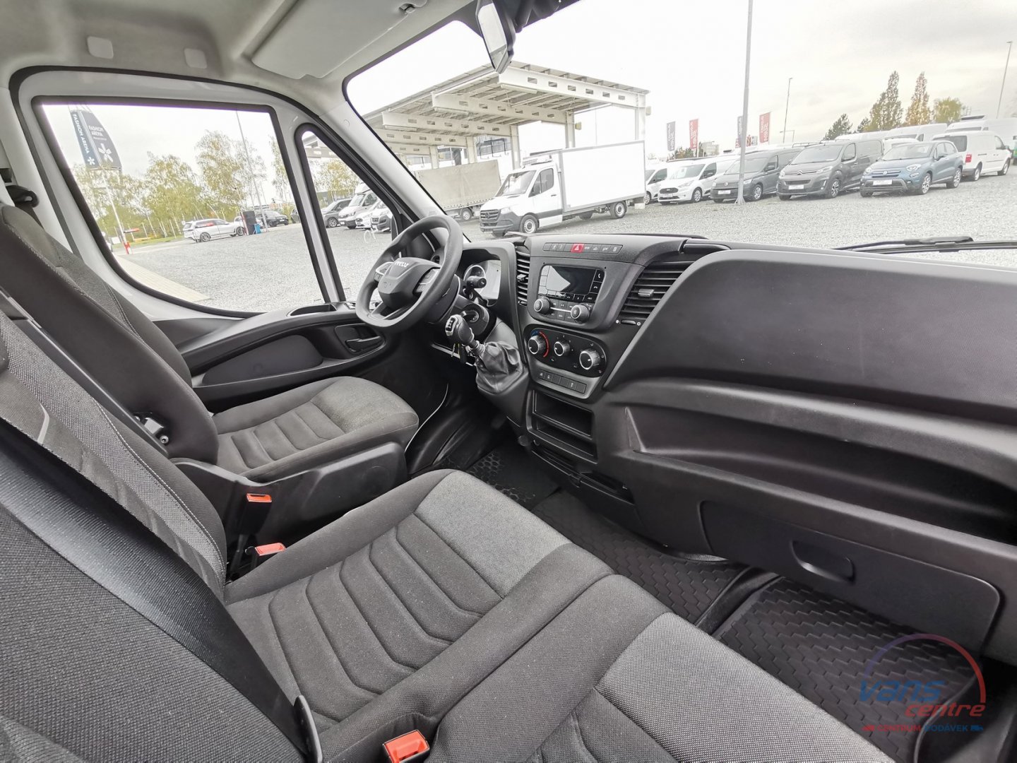 Iveco DAILY 35S14 SKŘÍŇ 7 PALET/ KLIMA/ ČR/ 1.MAJ.