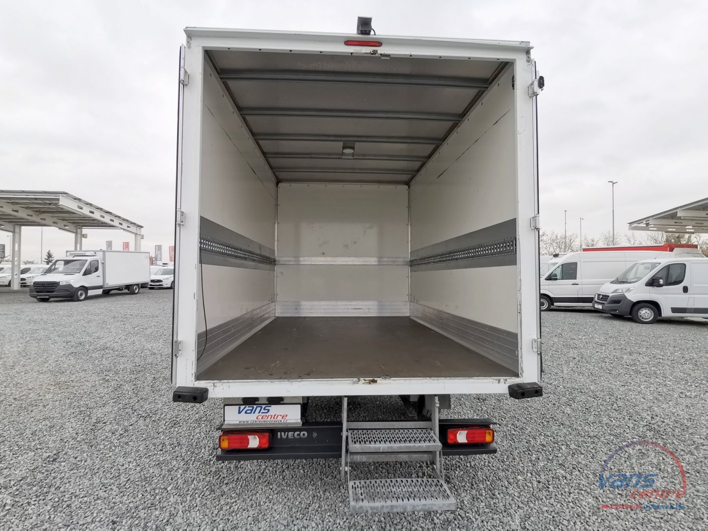 Iveco DAILY 35S14 SKŘÍŇ 7 PALET/ KLIMA/ ČR/ 1.MAJ.
