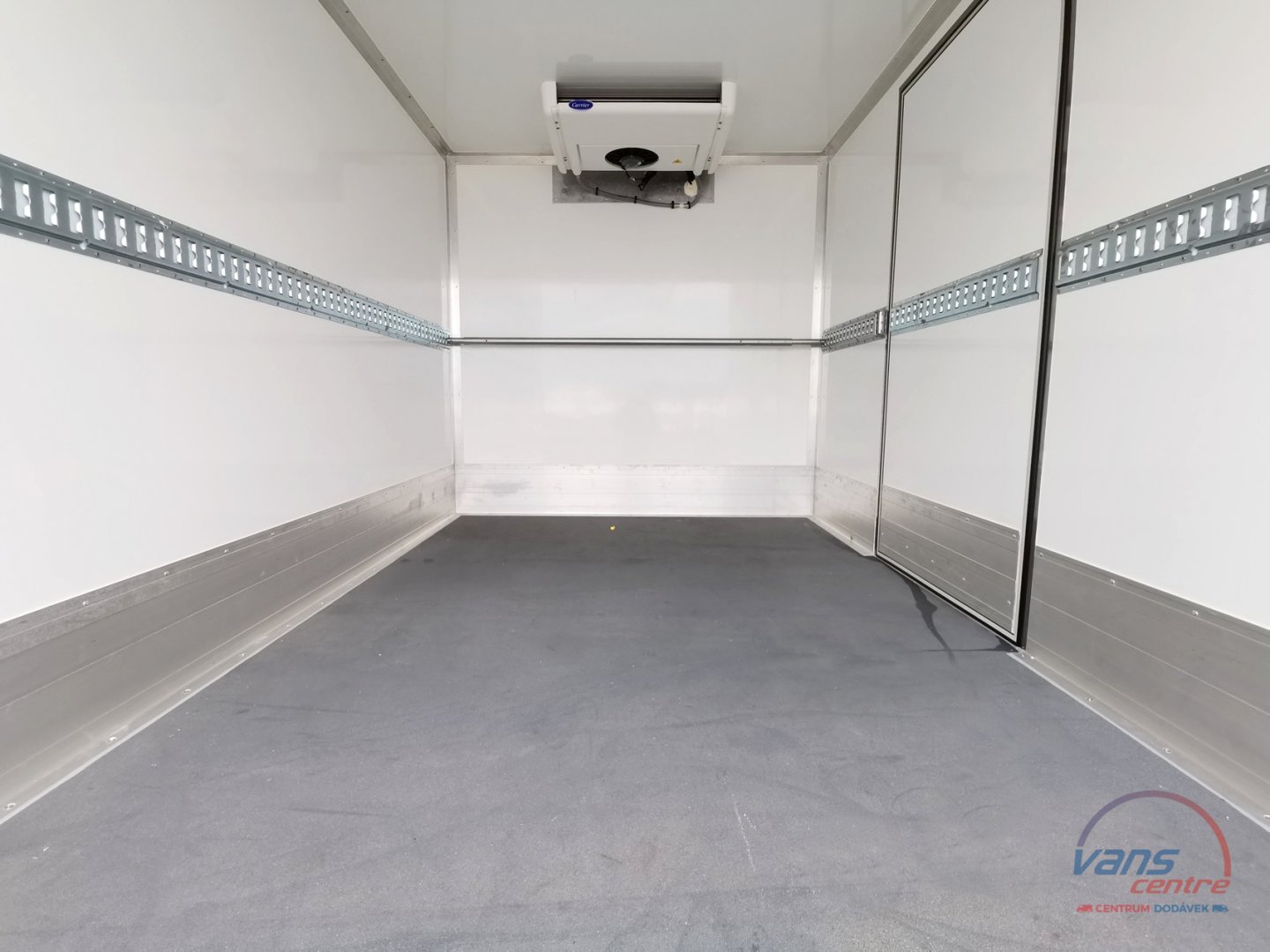 Iveco DAILY 35C13 SKŘÍŇ 3,7M/ ČR/1.MAJITEL 