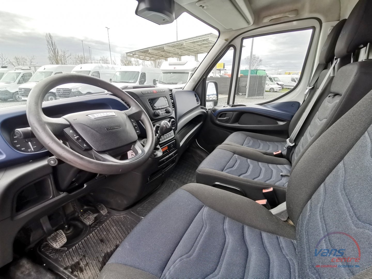 Iveco DAILY 35S18 STŘEDNÍ/ KLIMA/ TAŽNÉ/ ČR