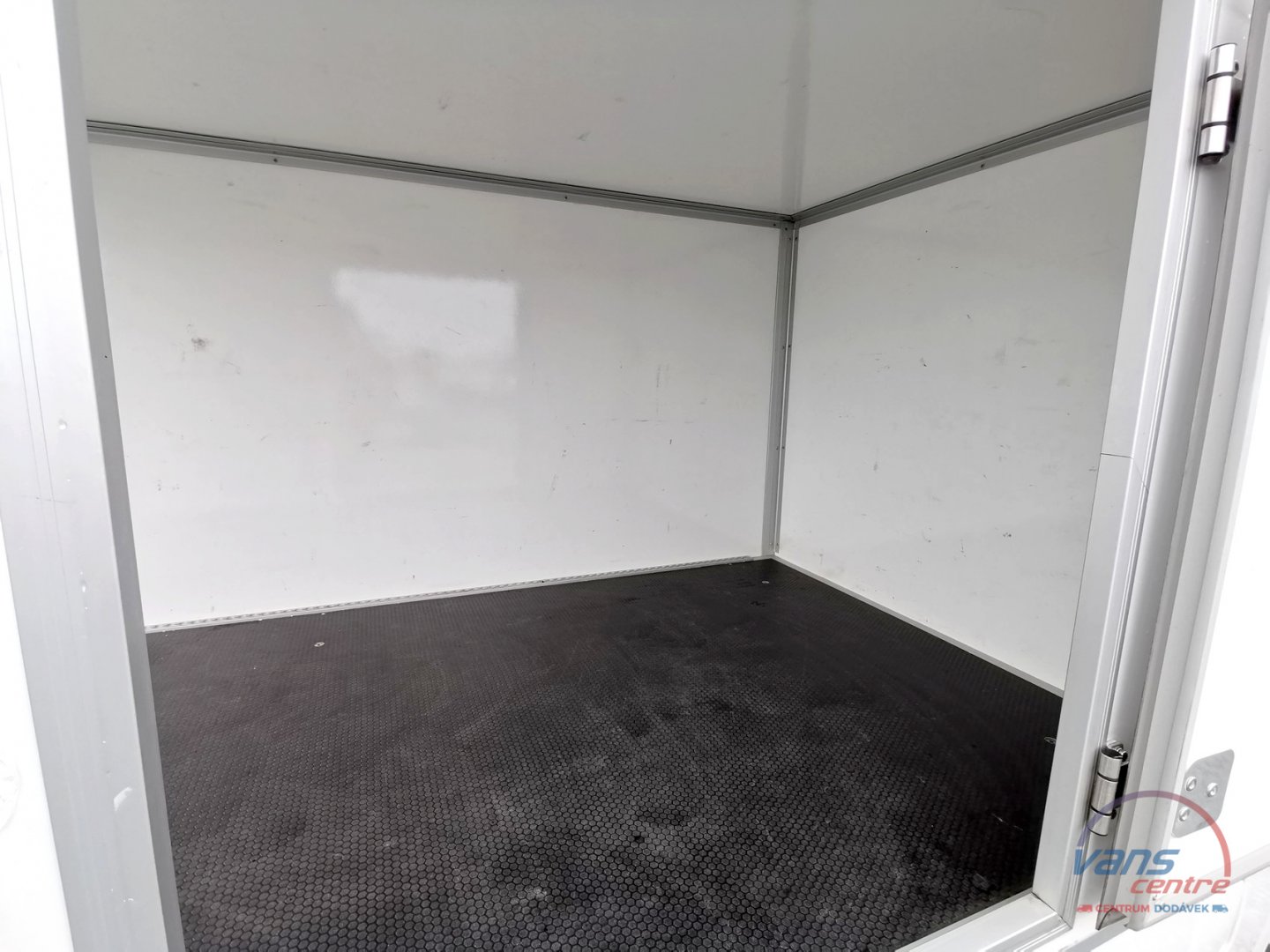 Ostatní CENNTRO METRO /26KWH/ AŽ 229KM/ CARGO BOX L