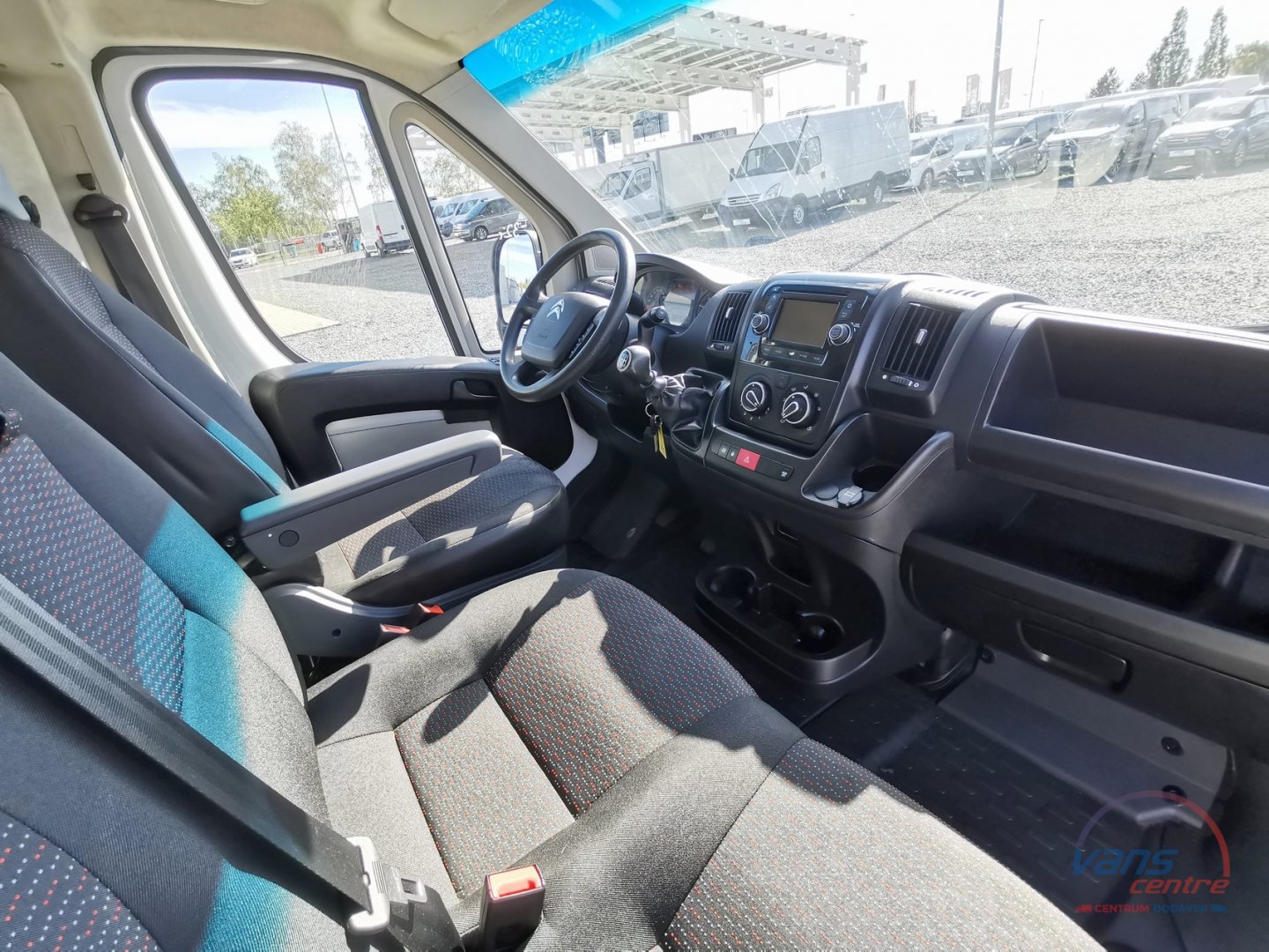 Volkswagen CRAFTER 2.5TDI/100KW L2H1/ KLIMA/ ČR