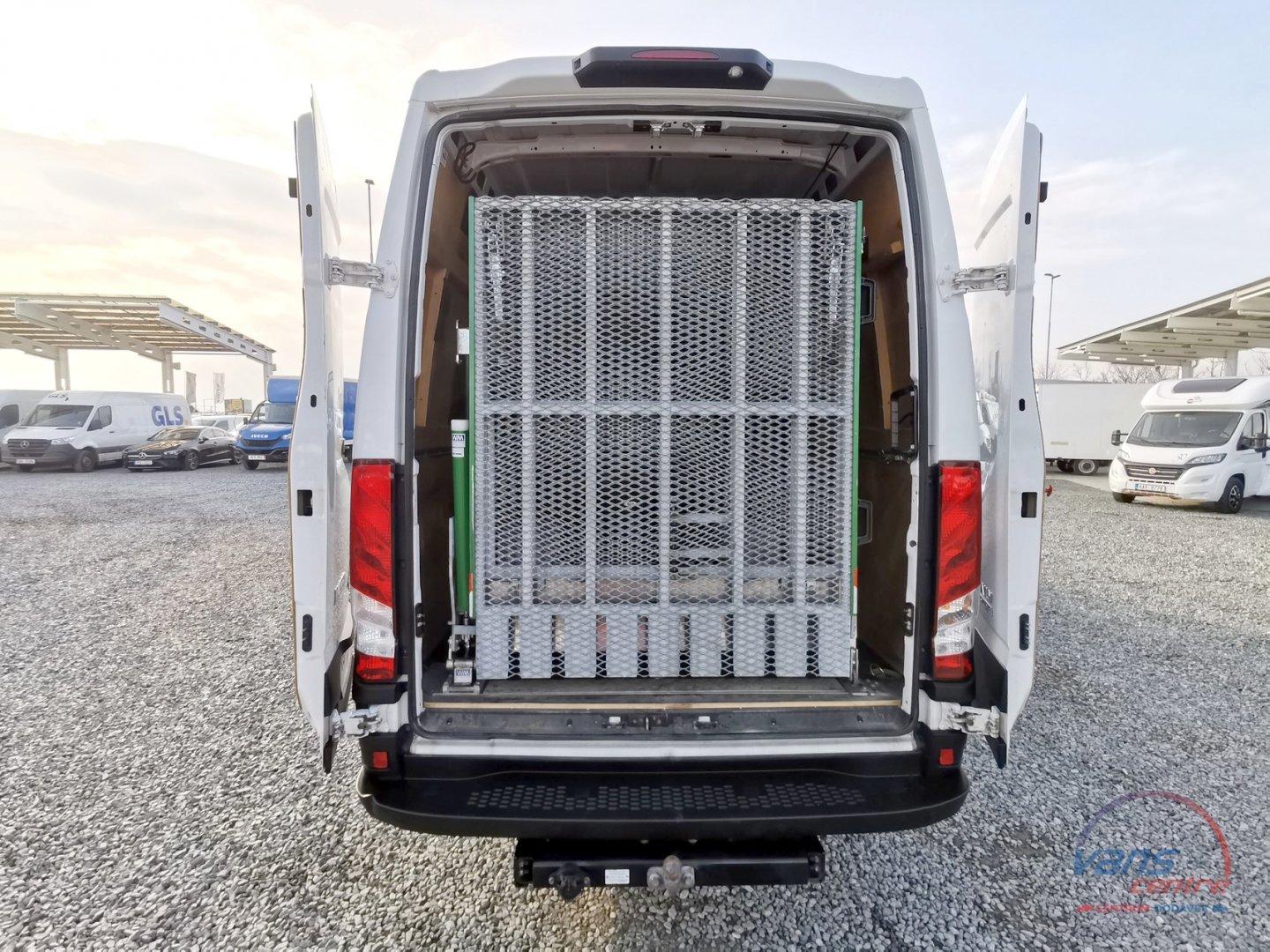 Iveco DAILY 35C21 HI-MATIC/ MAXI XL/ MĚCHY/ TAŽNÉ 3,5T