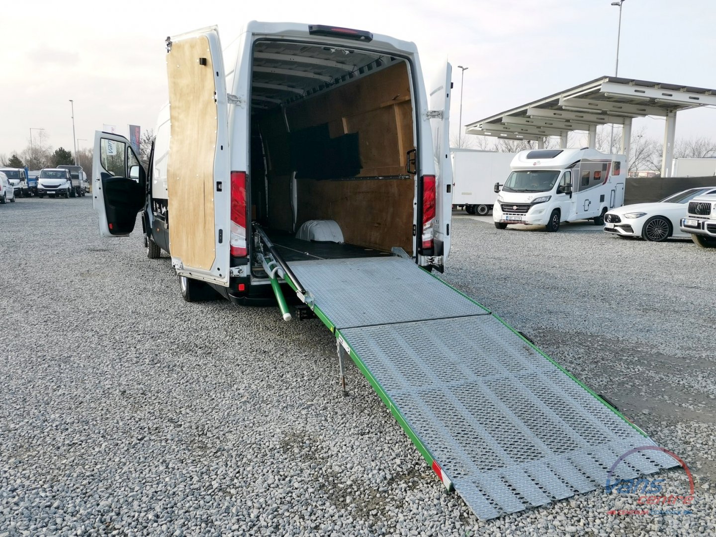 Iveco DAILY 35C21 HI-MATIC/ MAXI XL/ MĚCHY/ TAŽNÉ 3,5T