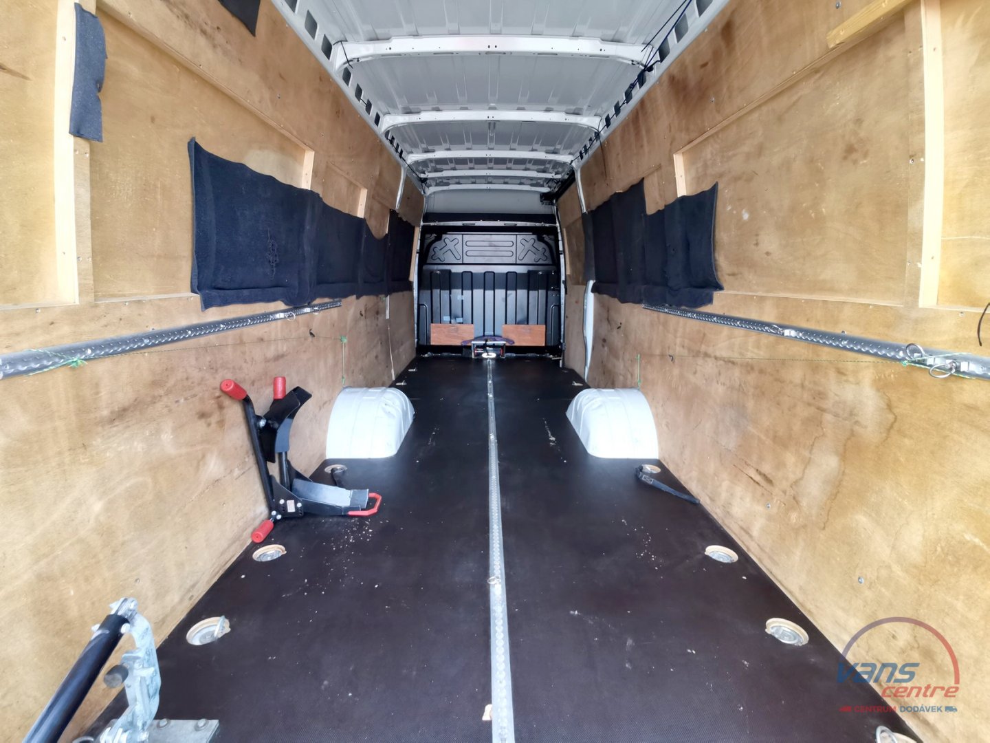 Iveco DAILY 35C21 HI-MATIC/ MAXI XL/ MĚCHY/ TAŽNÉ 3,5T