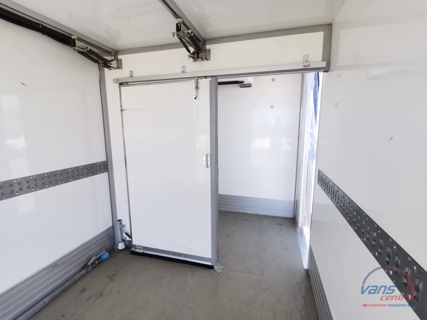 Iveco DAILY 70C18 MRAZÍ/2 KOMORY/380V