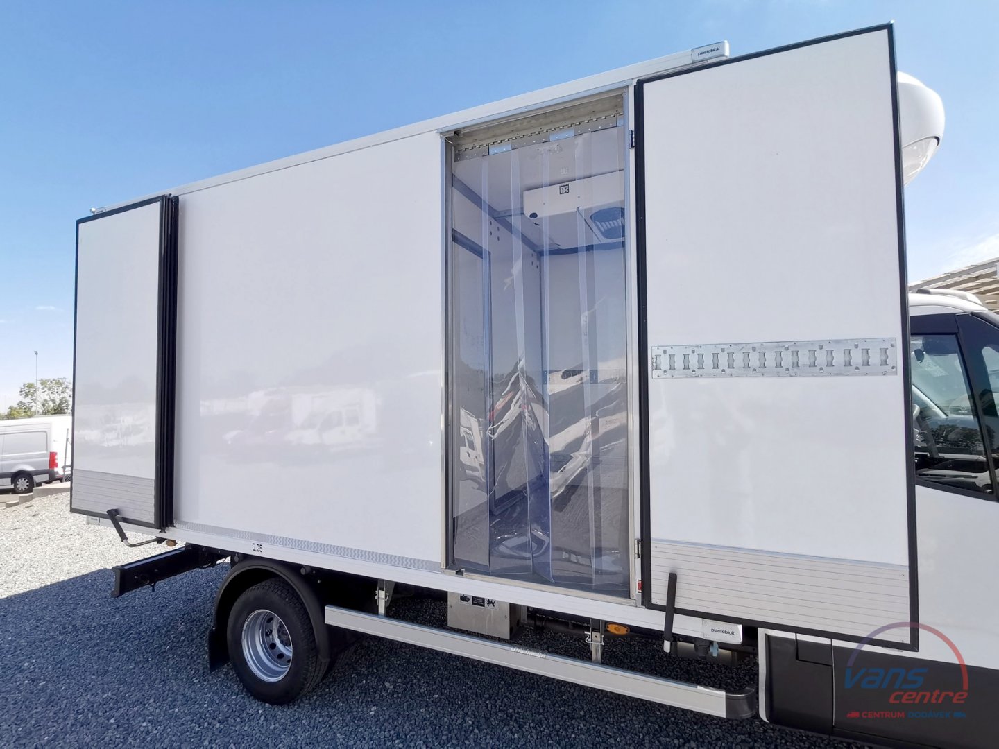 Iveco DAILY 70C18 MRAZÍ/2 KOMORY/380V