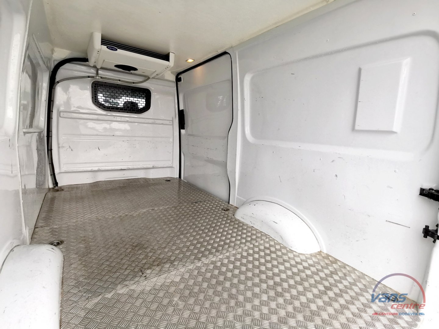 Volkswagen CRAFTER 2.0TDI/130KW CHLAĎÁK/ KLIMA/ TAŽNÉ 3,5T