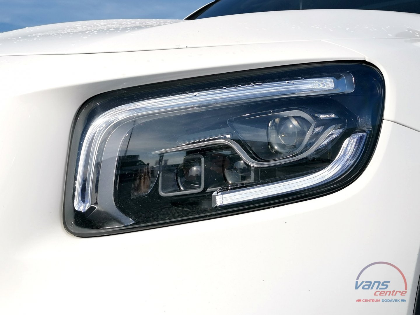 Mercedes-Benz GLB 200D 4 MATIC/ AMG/ KEYLESS/ PANORAMA 