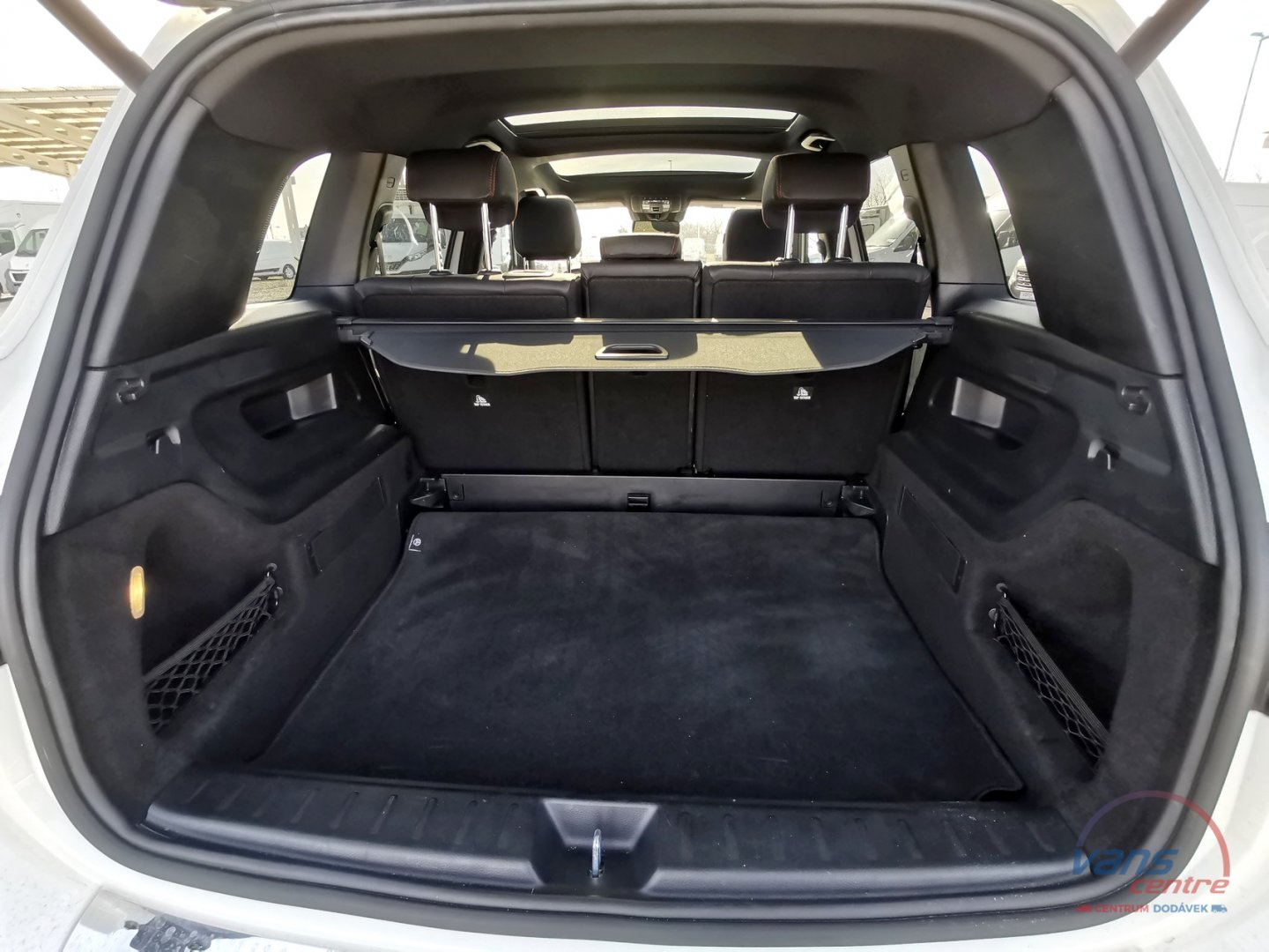 Mercedes-Benz GLB 200D 4 MATIC/ AMG/ KEYLESS/ PANORAMA 