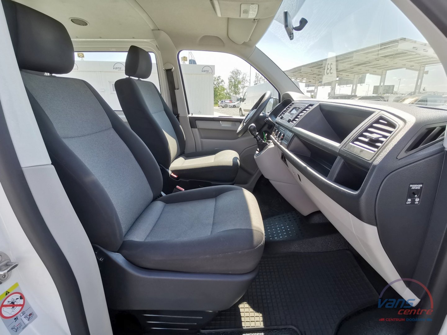 Volkswagen TRANSPORTER 2.0TDI/110KW L2H1/ 8 MÍST/ KLIMA/ ČR