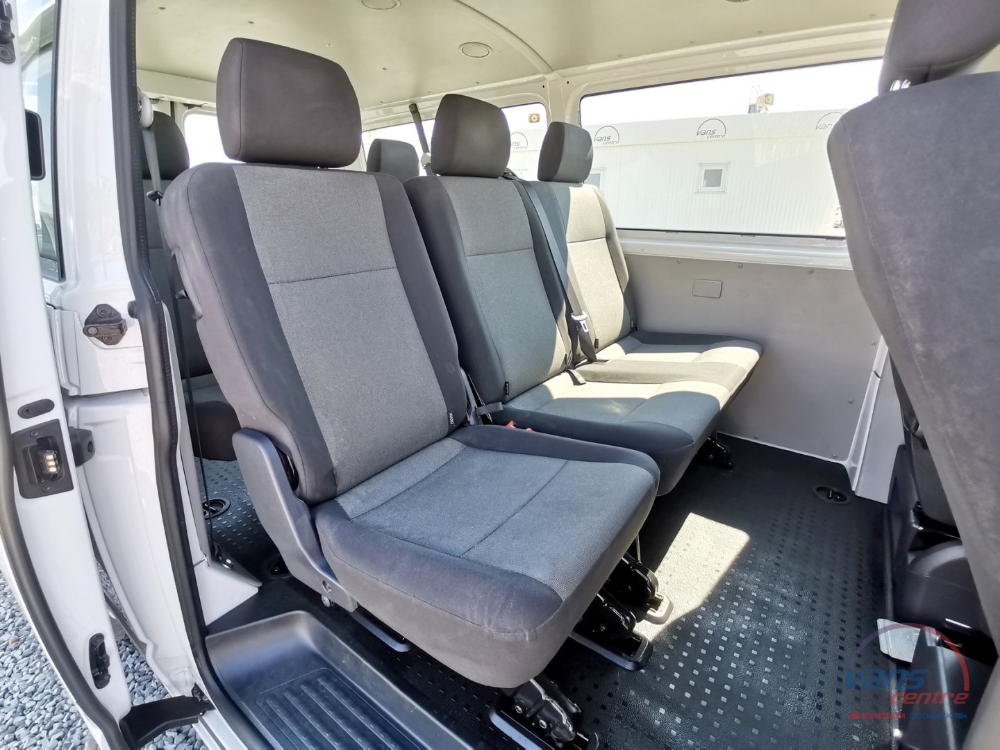 Volkswagen TRANSPORTER 2.0TDI/110KW L2H1/ 8 MÍST/ KLIMA/ ČR